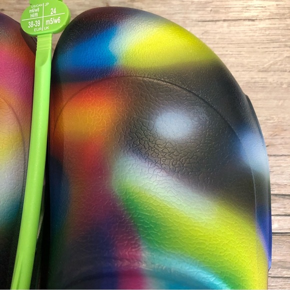 CROCS Graphic Bistro Clog Unisex W8 M6 - Picture 4 of 9